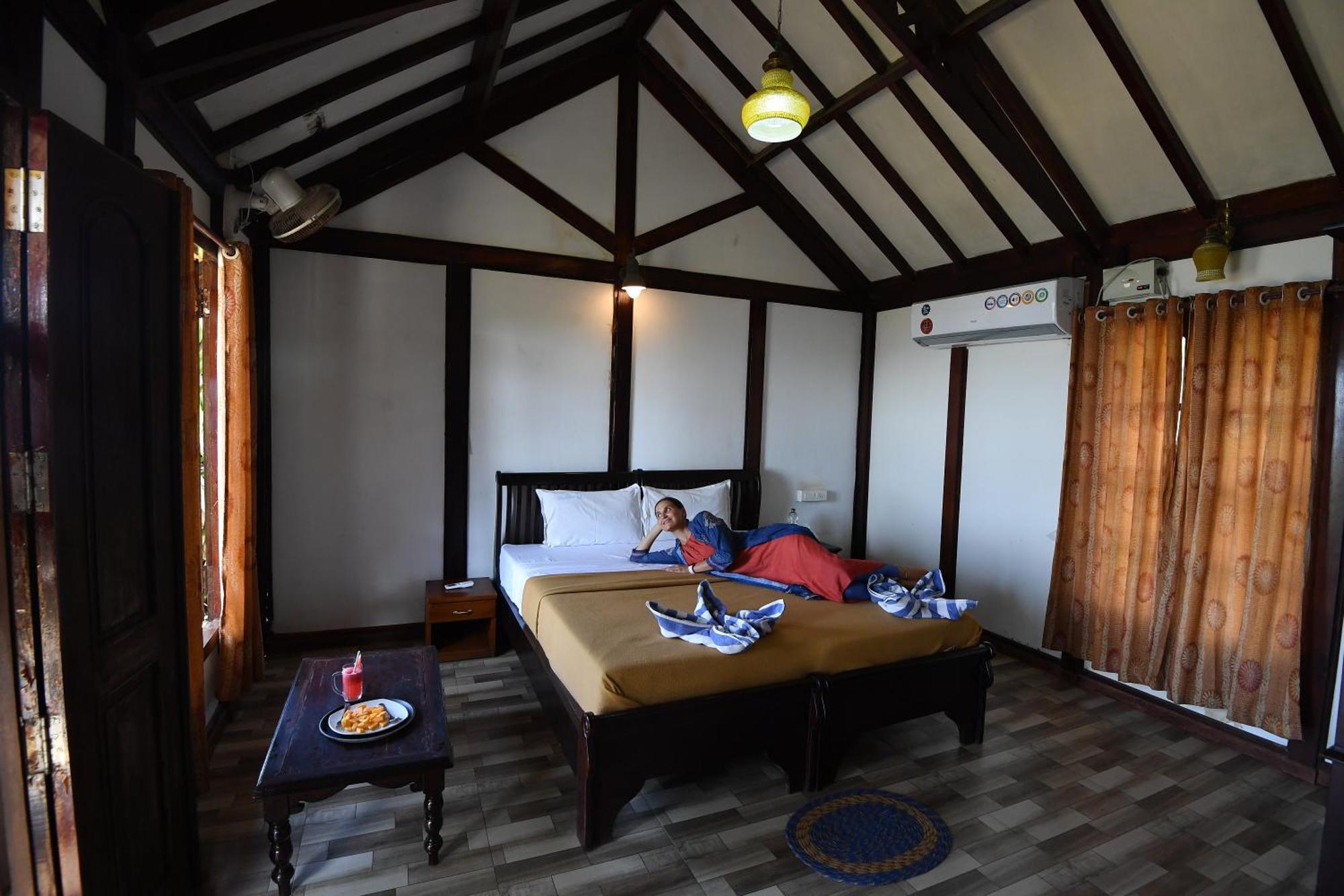 Blue Water Beach Resort Варкала Екстер'єр фото
